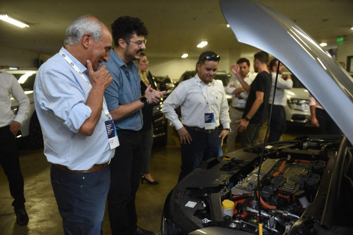 RENAULT ES RECONOCIDA POR SU FIDELIZACIÓN DE CLIENTES POR RENAULT GROUP LATAM