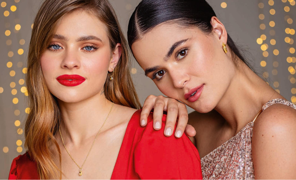 Maquillaje, fragancias y accesorios para brillar en la temporada de fiestas de diciembre