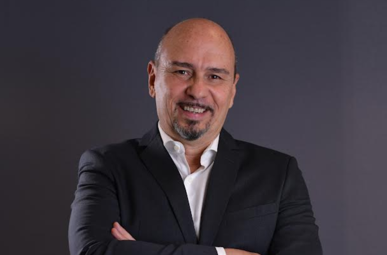 Combinar inteligencia humana e IA será uno de los mayores avances en 2025