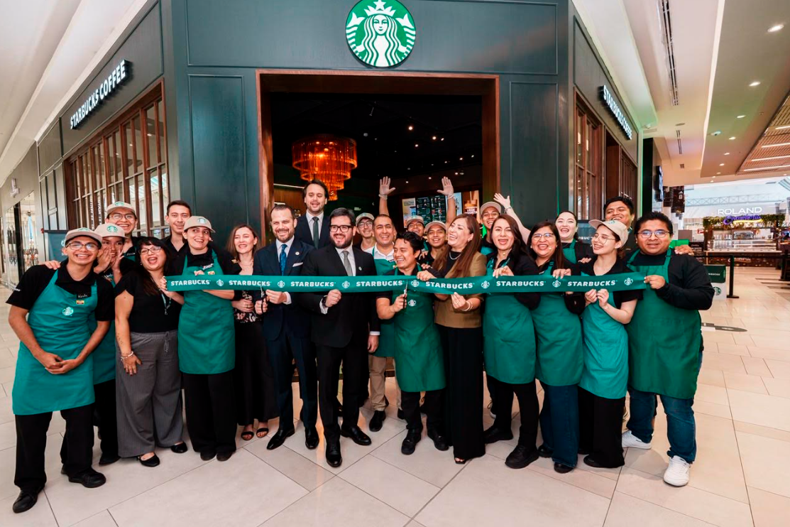 Starbucks inaugura su primera cafetería en Guayaquil