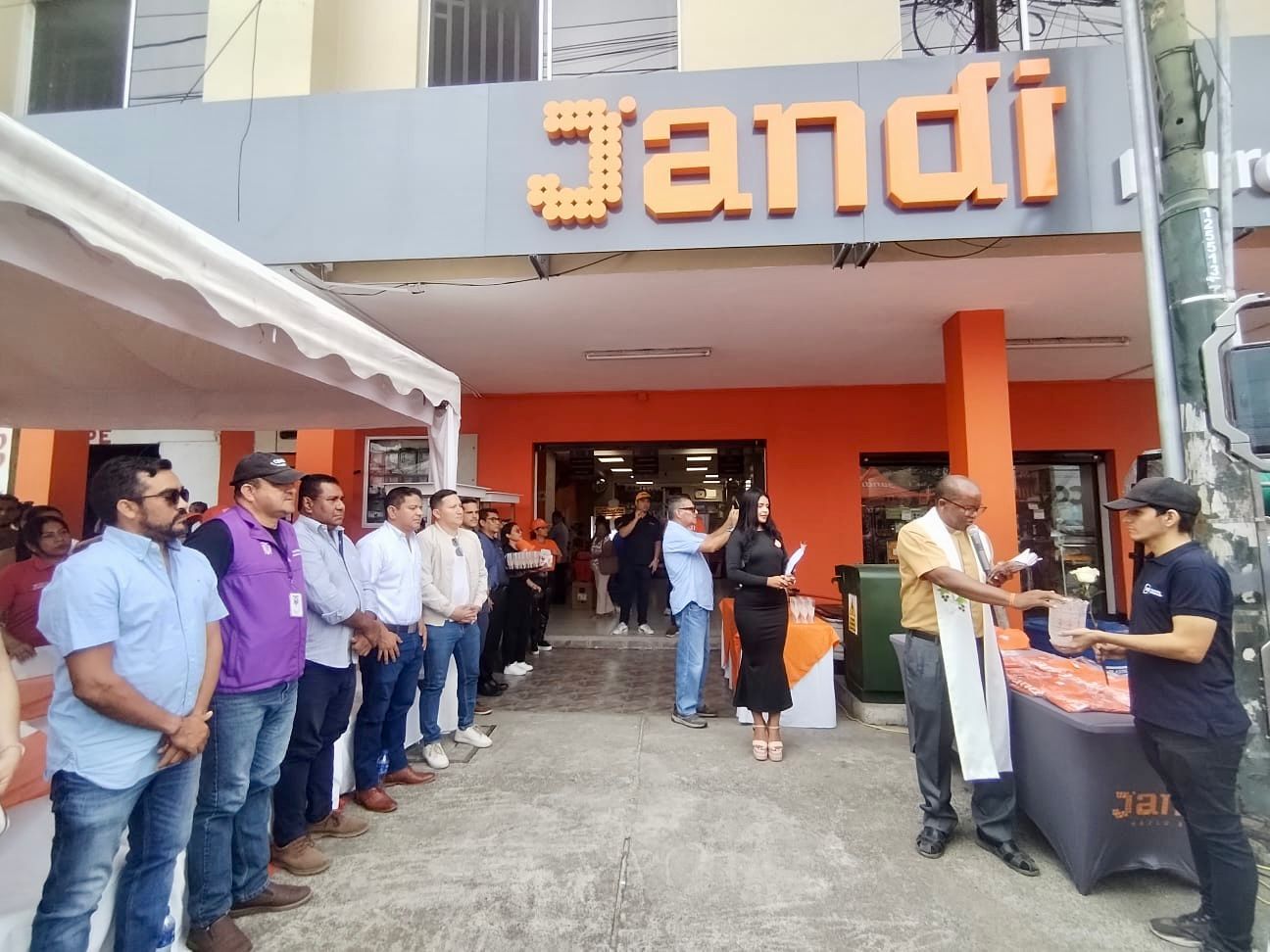 “Jandi Ferrecentro” inaugura en Playas su tienda número 16 y amplía su presencia en Ecuador