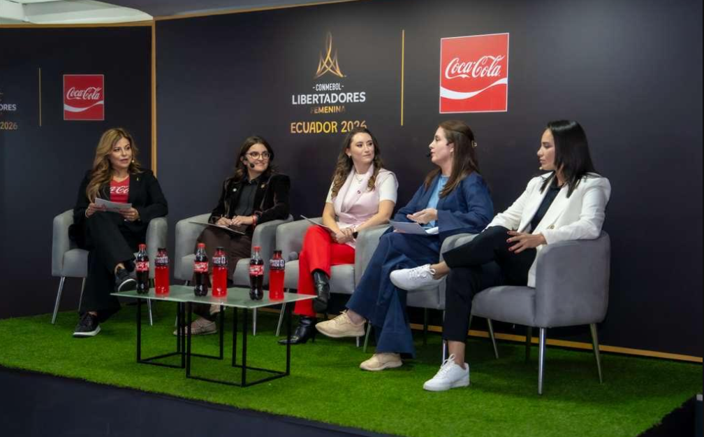 Coca-Cola reunió a las voces que abren la cancha para el fútbol femenino